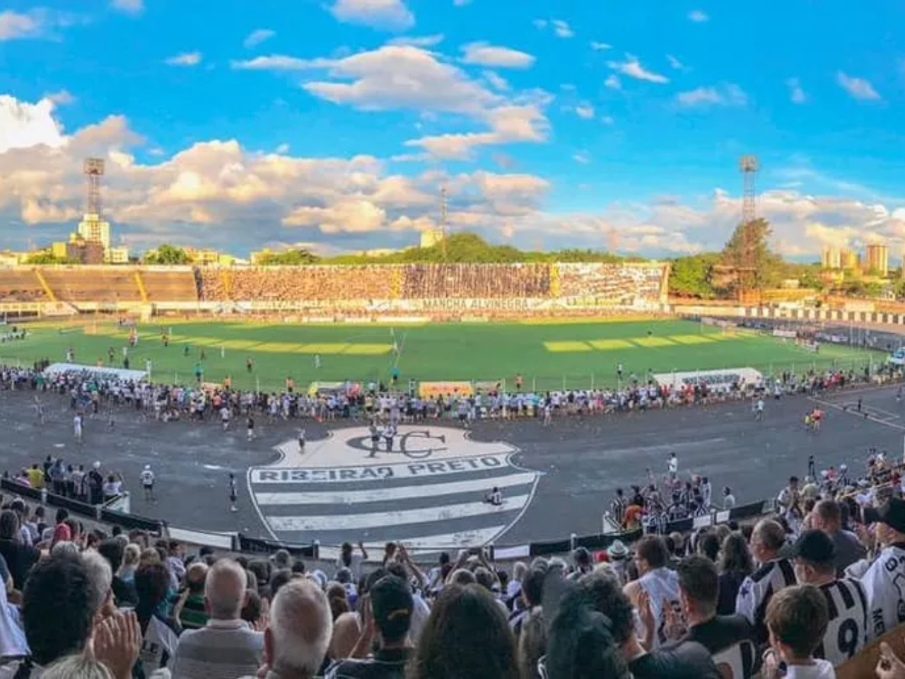 Comercial Disputa a Copa São Paulo de Futebol Júnior 2025 com Elenco de 30 Atletas